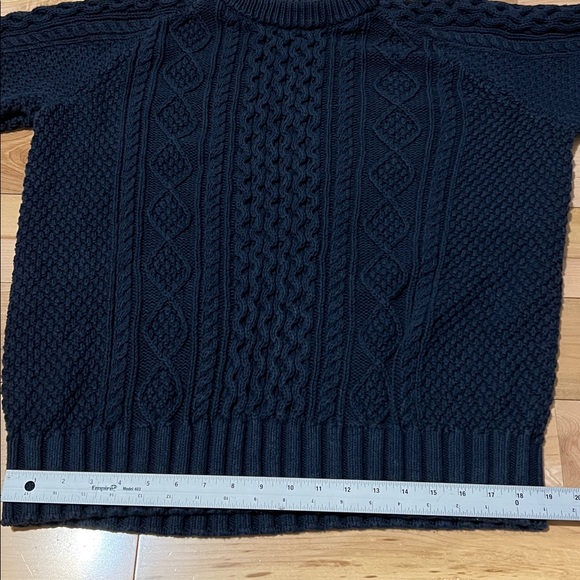 L.L. Bean Men's Navy Cable Knit Sweater - Picture 4 of 15